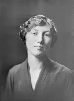 Miss Olson, portrait photograph, 1918 July 2. Creator: Arnold Genthe