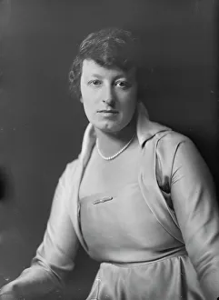 Bolero Prints: Miss Rena Maitland, portrait photograph, 1918 Dec. 5. Creator: Arnold Genthe