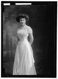 Pleated Prints: Miss Z. Gaddis, between 1913 and 1918