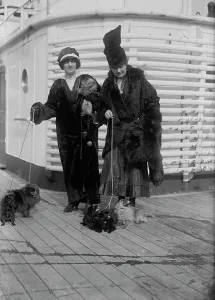 Philadelphia Prints: Misses C.A. & E.L. Navratil, between c1915 and c1920. Creator: Bain News Service