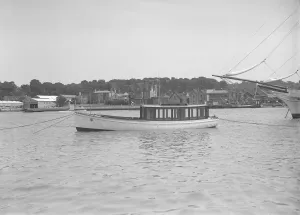 Port Broadside Prints: Mitcham motor launch, 1911. Creator: Kirk & Sons of Cowes