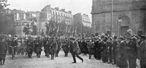 Images Dated 21st August 2006: Mobilized French troops marching in Paris, France, August 1914