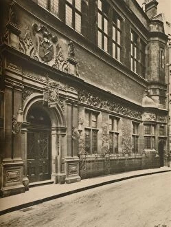 Warwick Lane Gallery: Modern Cutlers Hall in Warwick Lane Off Newgate Street, c1935. Creator: Unknown