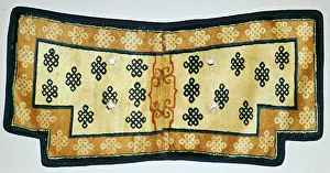 Mongolian saddle-rug with an endless knot design, 15th century