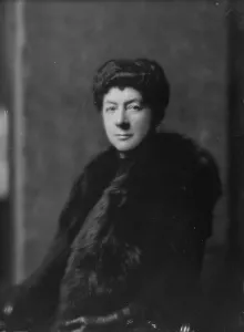 Stern Prints: Montant, Jules, Mrs. portrait photograph, 1916 Jan. 19. Creator: Arnold Genthe
