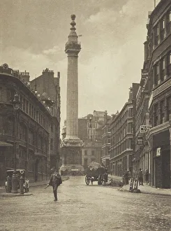 Photograph Album Prints: The monument. From the album: Photograph album - London, 1920s. Creator: Harry Moult