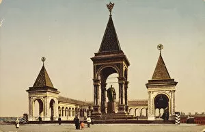 Images Dated 16th March 2010: Monument to Alexander II in the Moscow Kremlin, Russia, c1904-c1905