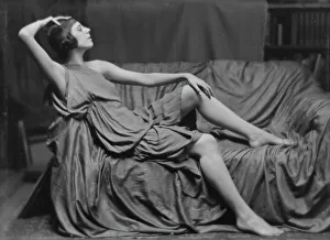 Moore, Dulcie, Miss, portrait photograph, between 1916 and 1918. Creator: Arnold Genthe
