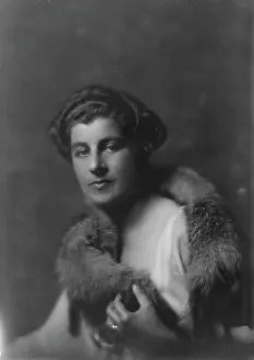 Heiress Prints: Morris, Gouverneur, Mrs. portrait photograph, 1917 Sept. 8. Creator: Arnold Genthe