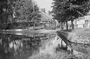 Morris tourer outside the Old Cottage tea rooms, Ringwood, Hampshire, c1920s-c1930s