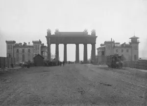 Petersburg Prints: The Moscow Triumphal Gate in St