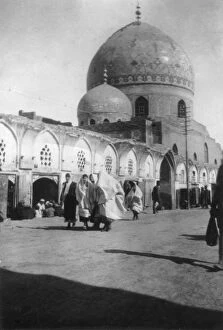Images Dated 10th August 2007: Mosque on New street, Baghdad, Iraq, 1917-1919