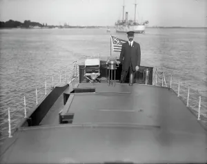 Motorboat Prints: Motor boat Grayling, deck, between 1905 and 1915. Creator: Unknown