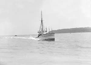 Starboard Bow Prints: The motor launch Nicella, 1911. Creator: Kirk & Sons of Cowes
