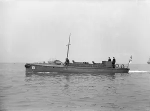 Motor yacht Mynonie II, 1914. Creator: Kirk & Sons of Cowes