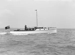 Motor yacht Stella Maris under way, 1914. Creator: Kirk & Sons of Cowes Motor yacht Stella Maris under way, 1914. Creator: Kirk & Sons of Cowes