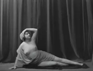 Life Model Prints: Mott-Smith, May, Miss, portrait photograph, between 1916 and 1923. Creator: Arnold Genthe