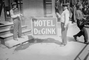 Homeless Prints: Moving Hotel de Gink, between c1910 and c1915. Creator: Bain News Service