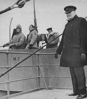 Mr Churchill with a British and American gun crew, 1943-44 Mr Churchill with a British and American gun crew, 1943-44