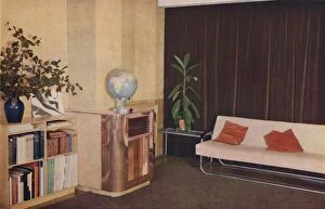 Bookshelves Gallery: Mr. J. C. Pritchards sitting-room in the Isokon Lawn Road Flats, 1936