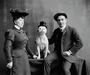 Mr. and Mrs. Frank Kern and trained dog Bobbie, between 1900 and 1910. Creator: Unknown