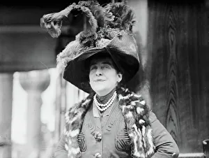 Mystic Prints: Mrs. A. Crocker Gourand [i.e. Gouraud], 1911. Creator: Bain News Service