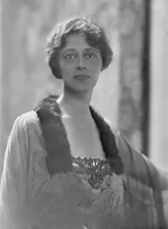 Mrs. A.J. Slade, portrait photograph, 1918 Oct. 10. Creator: Arnold Genthe