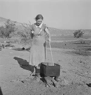 Displaced Person Gallery: Mrs. Cates, Malheur County, Oregon, 1939. Creator: Dorothea Lange