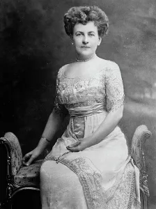 Beads Prints: Mrs. Clinton Backus, between c1910 and c1915. Creator: Bain News Service