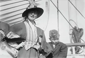 Mrs. D.S. Andrews (A.V. Hayne), 1915. Creator: Bain News Service