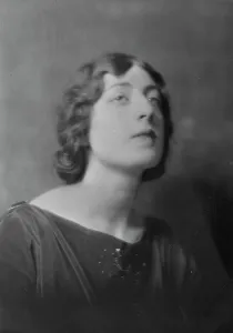 Mrs. E. Leo, portrait photograph, 1918 Feb. 7. Creator: Arnold Genthe