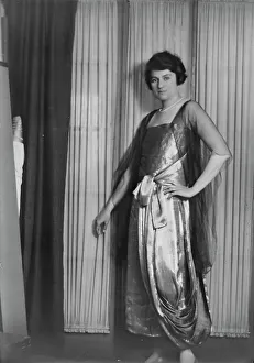 Metallic Prints: Mrs. E.H. Stern, portrait photograph, 1919 Nov. 7. Creator: Arnold Genthe