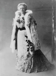 Cyanotypes 1890 1910 Gmgpc Prints: Mrs. George F. Huff, between 1890 and 1910. Creator: Frances Benjamin Johnston
