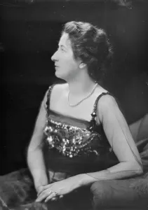 Beadwork Prints: Mrs. J. Rittenhouse, portrait photograph, 1919 Apr. 11. Creator: Arnold Genthe