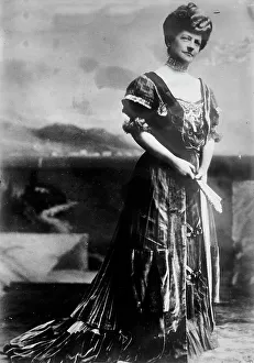 Animal Welfare Prints: Mrs. J. Speyer, 1910. Creator: Bain News Service