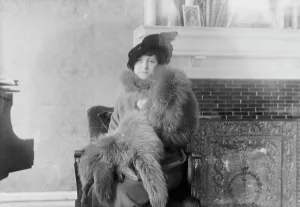 Chile Prints: Mrs. J.L. DeSaulles, between c1910 and c1915. Creator: Bain News Service