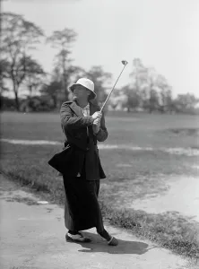 Mrs. Mann Playing Golf, 1916. Creator: Harris & Ewing. Mrs. Mann Playing Golf, 1916. Creator: Harris & Ewing