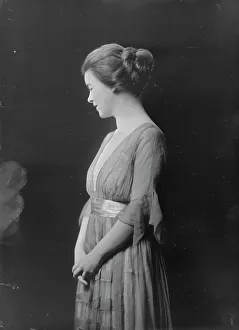 Mrs. Marshall, portrait photograph, 1918 Nov. 23. Creator: Arnold Genthe