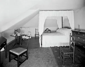 Washington President George Prints: Mrs. [Martha] Washington's bed room at Mt