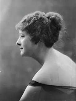 Mrs. McKinney, (Mrs. Hart O. Berg), portrait photograph, 1919 June 12. Creator: Arnold Genthe