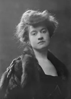 Mrs. M.L. Beaudrecue, portrait photograph, 1918 Feb. 16. Creator: Arnold Genthe