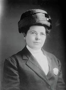 Fashion Accessory Prints: Mrs. M.P. Diehl, between c1910 and c1915. Creator: Bain News Service