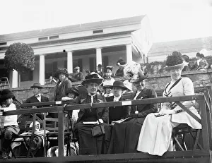 Socialites Prints: Mrs. Oliver Read, Miss Vera Cravath, Mrs