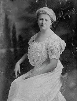 Mrs. Robt. Gamble seated, 1910. Creator: Bain News Service