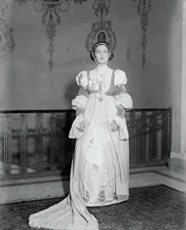 Silent Film Prints: Mrs. Rob't Warwick, 1914. Creator: Bain News Service