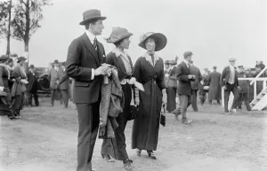Socialite Prints: Mrs. Theo. Roosevelt Jr. & Mrs. Snowden Fahnestock, 1913. Creator: Bain News Service