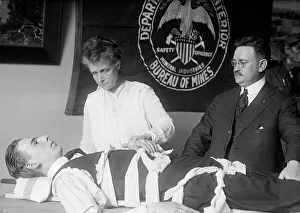 Showing Prints: Mrs. Van H. Manning, U.S. Bureau of Mines
