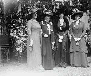 Pergola Prints: Mrs. Vaughn, Mrs. H.W. Warner, Mrs