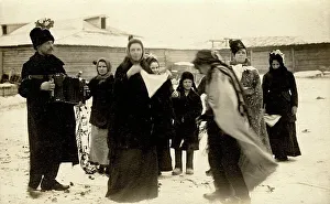 Mamontov Prints: Mummers on the streets of the Znamensky Glass Factory on Christmastide