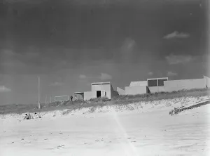 Muschenheim residence, 1934. Creator: Arnold Genthe